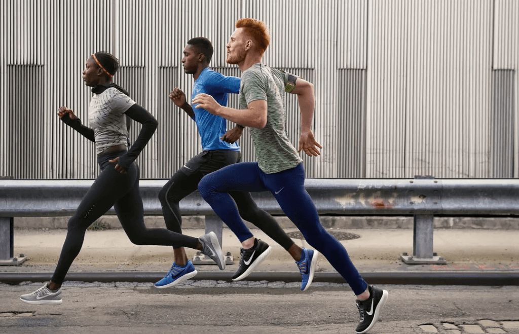 Corredores con zapatillas de running