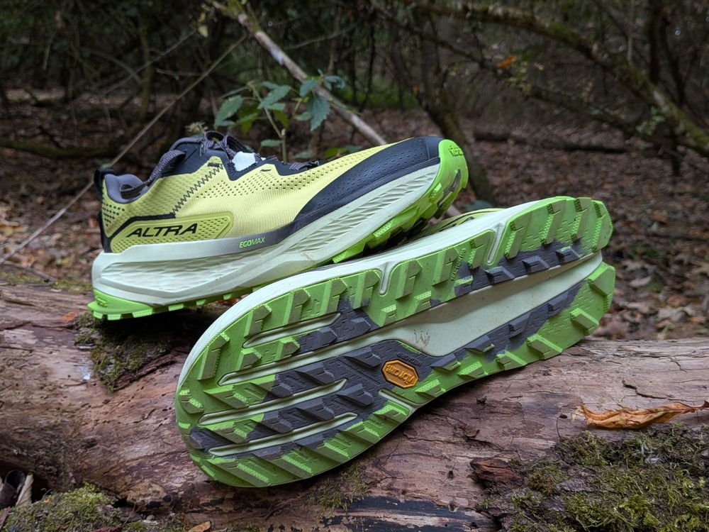 Crampons of the Altra Olympus 7 after 40 kilometers of running and no visible wear.