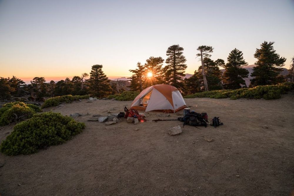 L'une de nos meilleure tente de trekking lors d'un lever de soleil